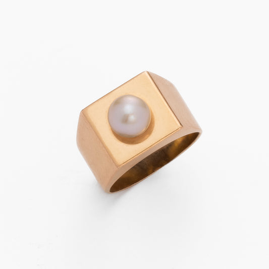 Gold & Mother of Pearl Ring
