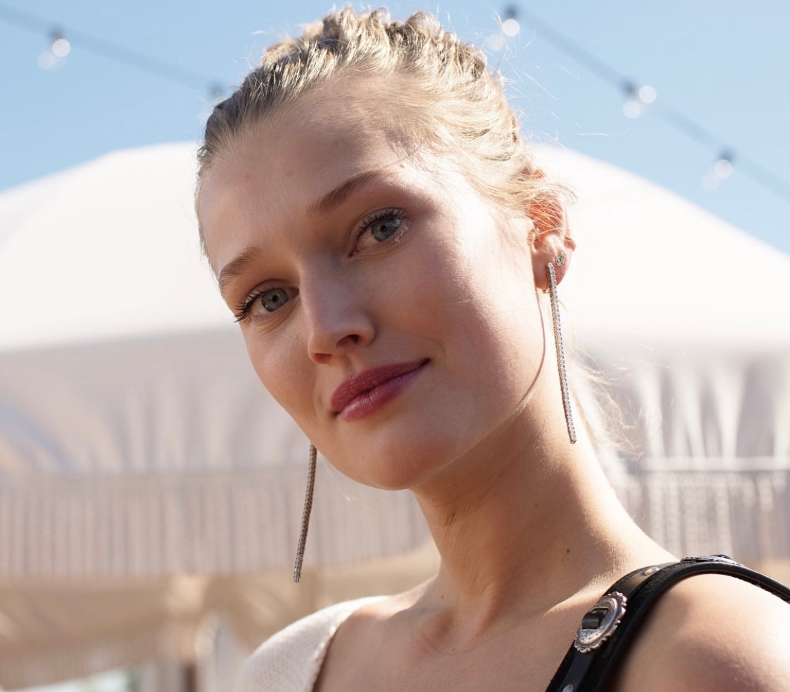 White Gold & Diamond Dangle Earring