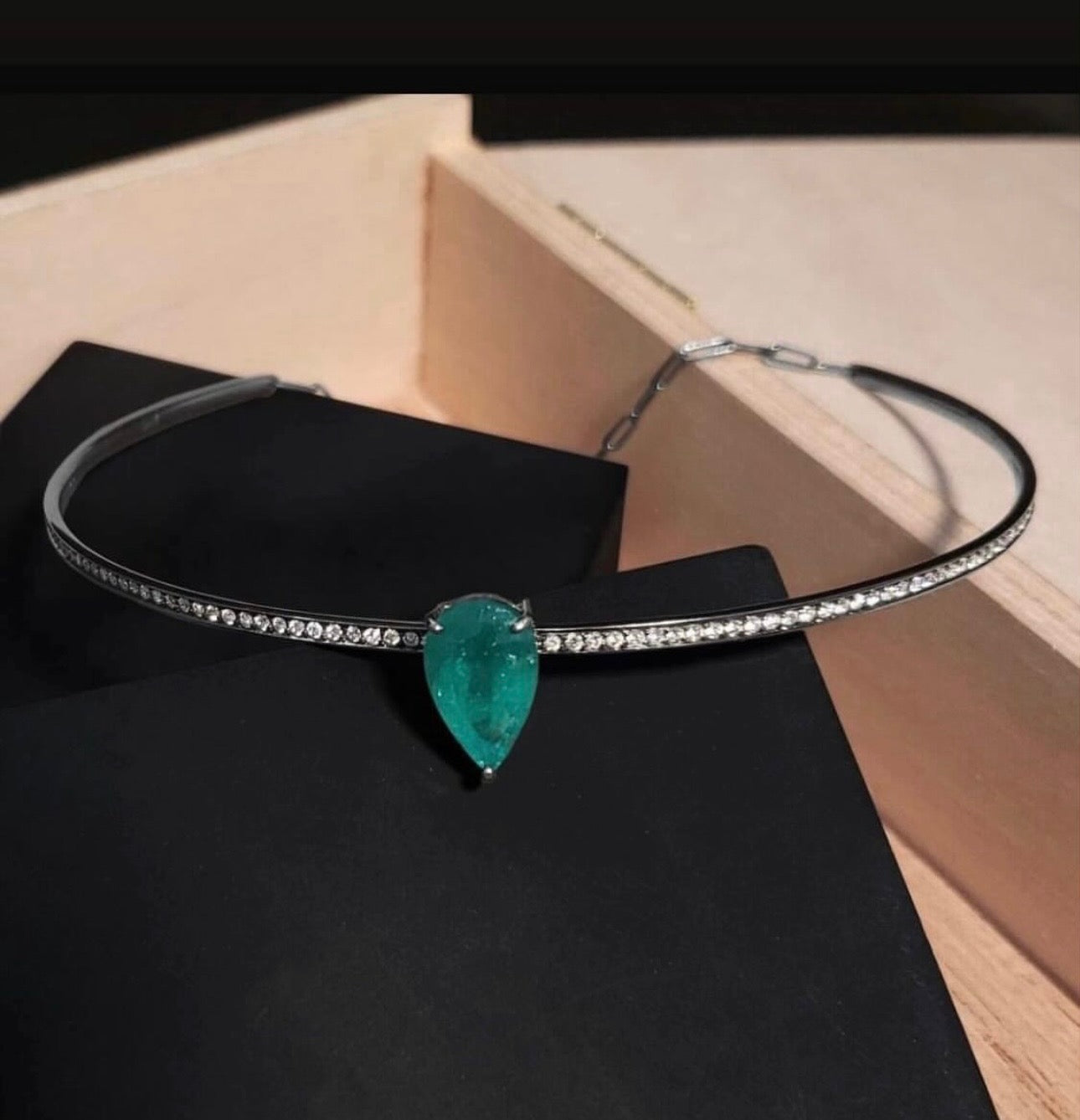 Emerald White Gold Rhodium Chocker