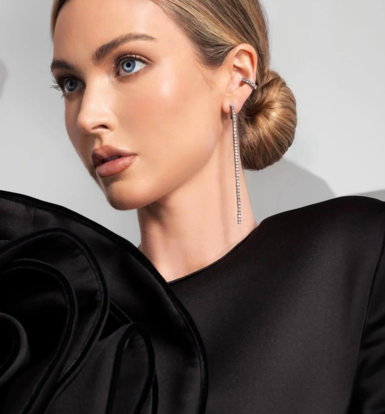 White Gold & Diamond Line Earring