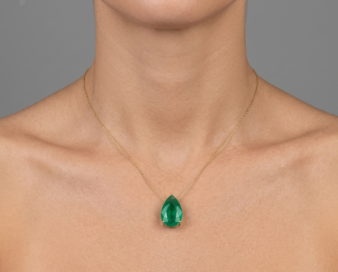 Colombia Emerald Pear & Gold Necklace