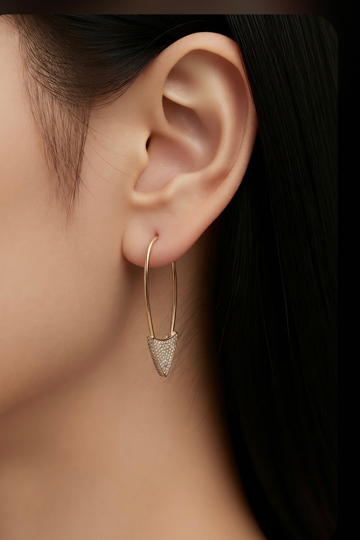 Diamond & Gold Pin Earring