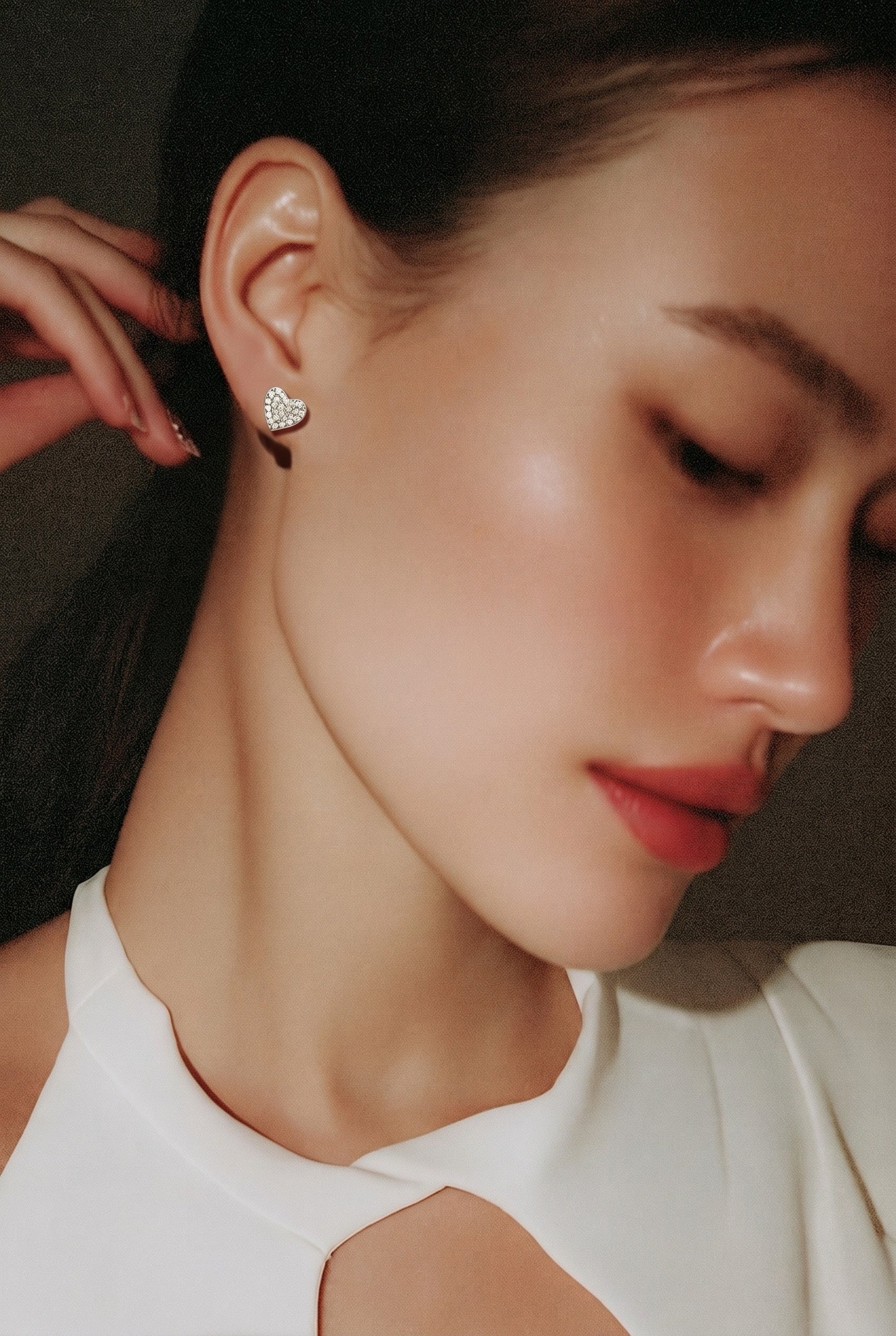 Diamond & White Gold Heart & Arrow Stud Earrings